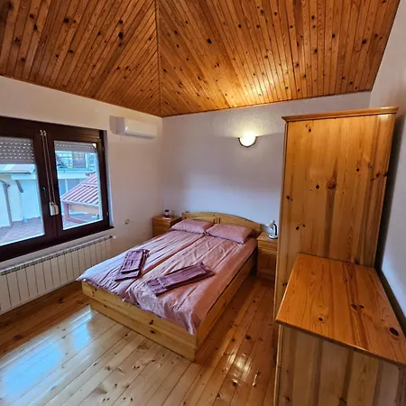 Dilyanka Stokite فيلة *