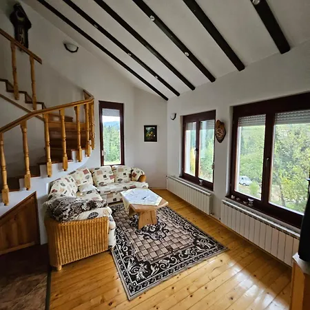 Dilyanka Stokite فيلة Stoykite